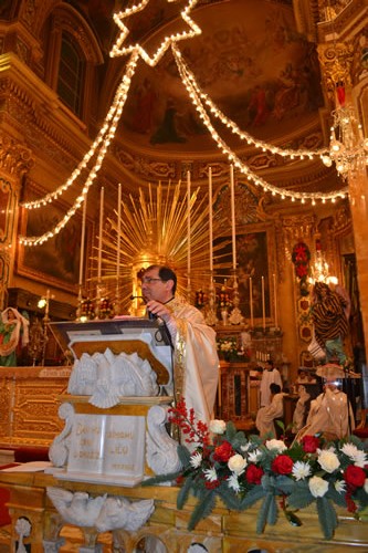 DSC_0128 Archpriest delivering the Sermon