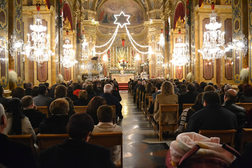 DSC_0131 Congregation packing the nave