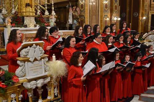 DSC_0010 Choir Voci Angeliche singing Carols