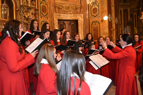 DSC_0156 Choir singing during Offertory