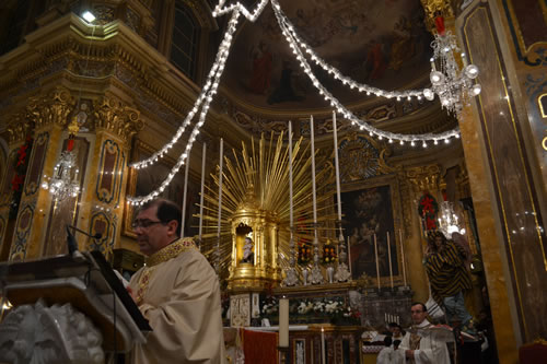 DSC_0126 Archpriest delivering the Homily