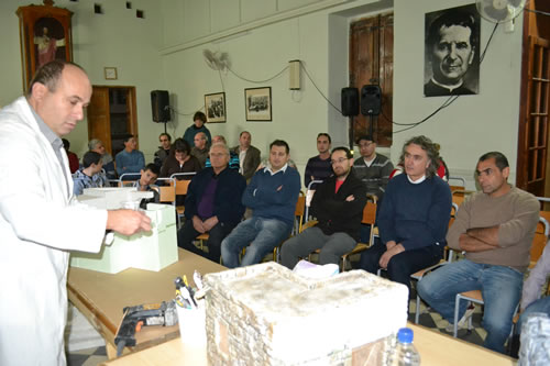 DSC_0090 Crib maker David Xuereb introducing the seminar