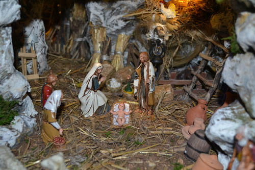 DSC_0019 Large Crib by Charlon Said