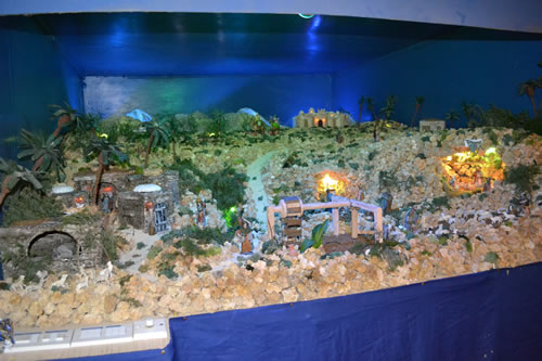 DSC_0161 Large Crib by Elvin Borg