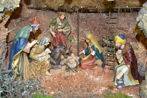 DSC_0132 Large Crib By John Attard