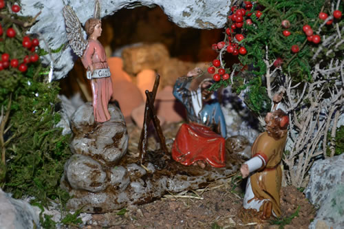 DSC_0017 Small Crib by Charlon Said