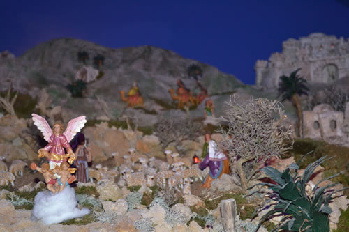 DSC_0025 Large Crib by Charlon Said