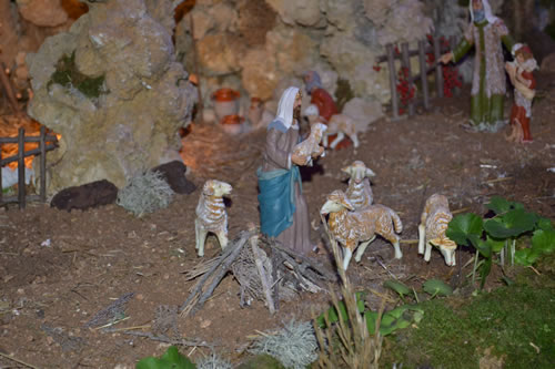 DSC_0028 Large Crib by Charlon Said