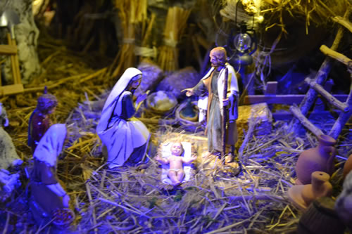 DSC_0020 Large Crib by Charlon Said