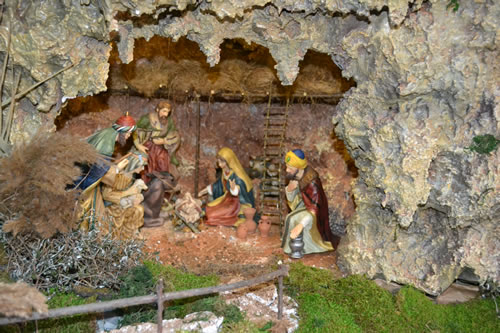 DSC_0131 Large Crib By John Attard