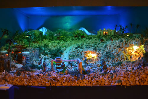 DSC_0162 Large Crib by Elvin Borg