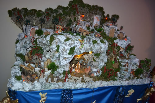 DSC_0013 Small Crib by Charlon Said