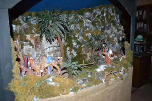 DSC_0068 Raymond Bonello's Large Crib