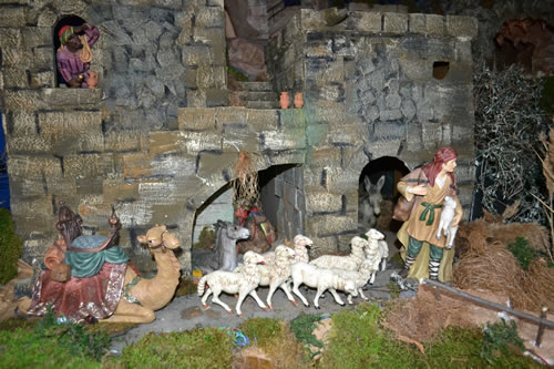 DSC_0133 Large Crib By John Attard