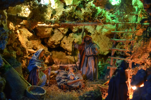 DSC_0156 Large Crib by Elvin Borg