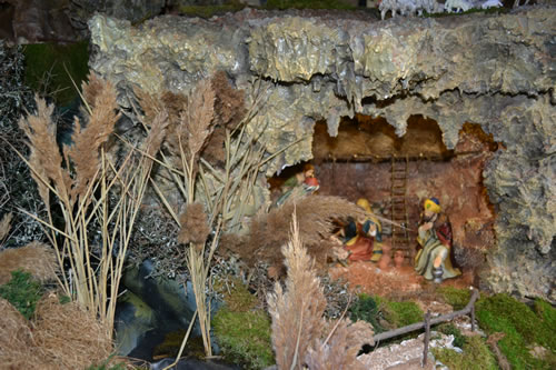 DSC_0151 Large Crib By John Attard