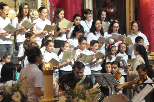 04 Choirs Maranatha and S Klara