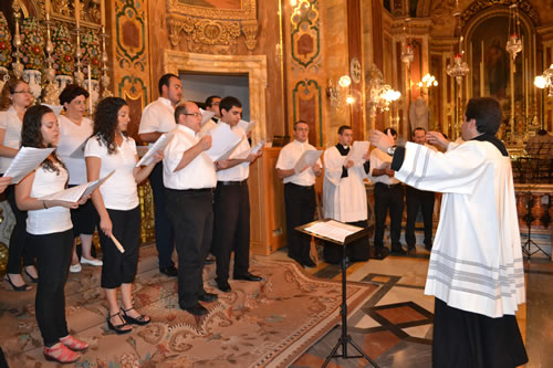 DSC_0190 Choir directed by Fr M Curmi