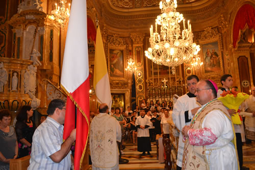 DSC_0284 Presentation of Malta flag