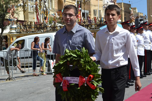 DSC_0569 Wreath laying - Altar Boys and Vocational Group