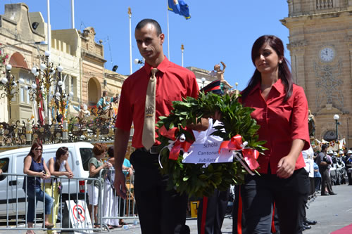 DSC_0572 Wreath laying - Choir Schola Cantorum Jubilate