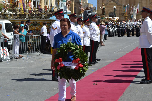 DSC_0565 Wreath laying - Xaghra Fireworks Group