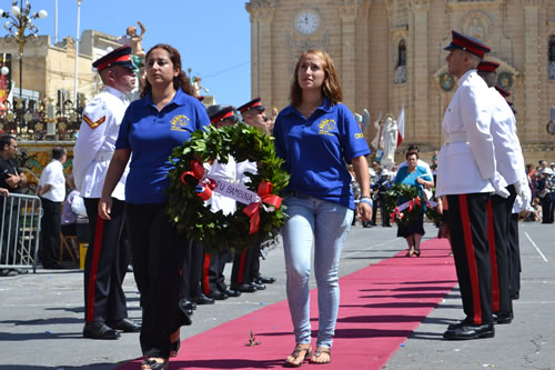 DSC_0574 Wreath laying - Radju Bambina