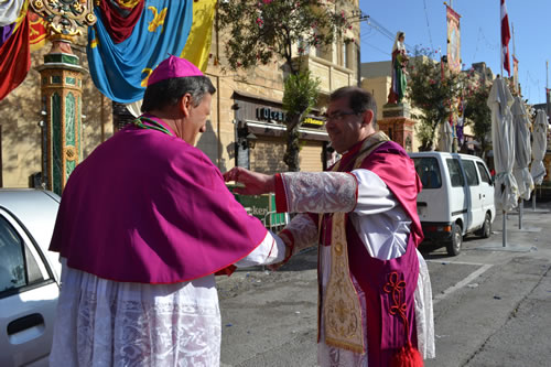 DSC_0001 Archpriest welcomes Bishop Mgr Mario Grech