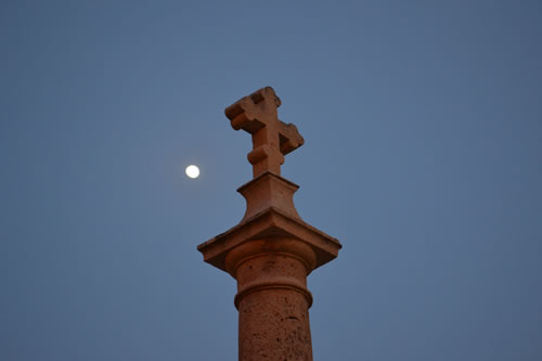 DSC_0136 Bright moon in background