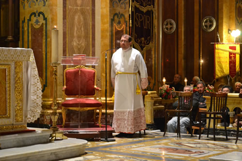 DSC_0012 Archpriest reciting the Rosary