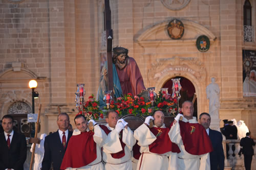 DSC_0337 Jesus under the Cross