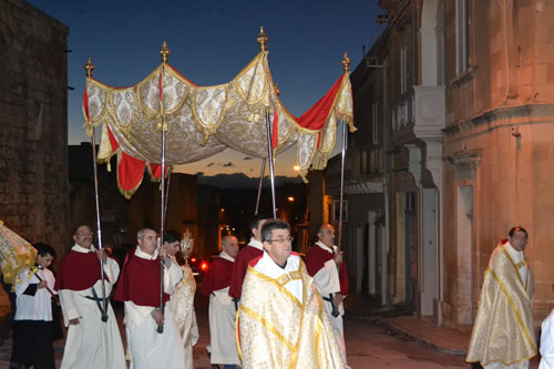 DSC_0211 Procession enters Triq il-Knisja