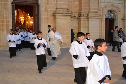 DSC_0161 Procession leaving Basilica