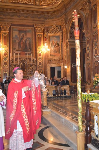 DSC_0018 Incensing the Paschal Candle