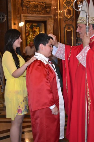 DSC_0104 Administering the Sacrament of Confirmation