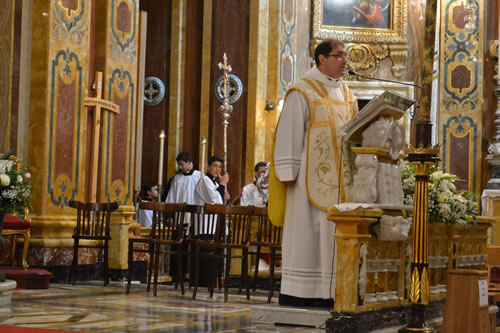 DSC_0004 Archpriest addressing the congregation