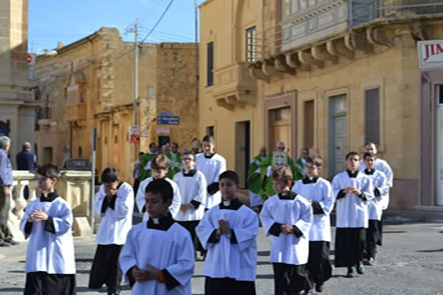 DSC_0001 Procession to Basilica