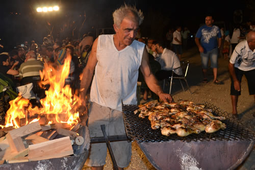 DSC_0007 Joe Grima in charge of roasting