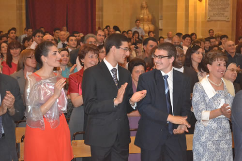 DSC_0168 The congregation applauds the new priest