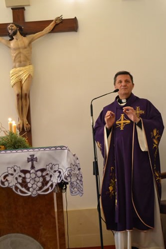 DSC_0128 Bishop delivering the homily