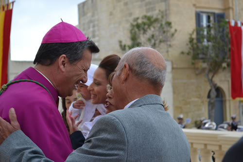 DSC_0030 Bishop greets parents of Fr Charles