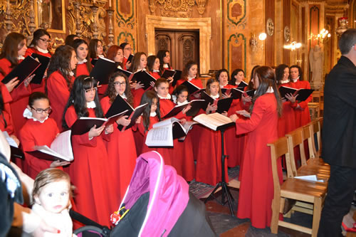 DSC_0102 Choir singing the Gloria