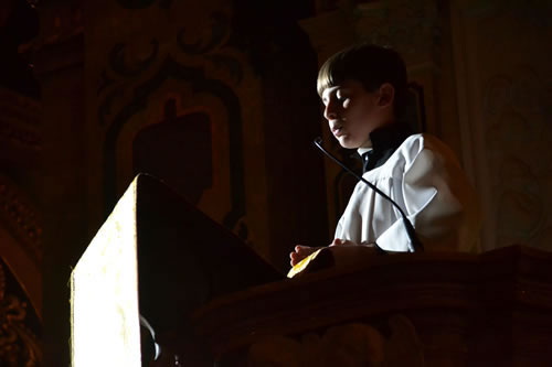 DSC_0085 Altar Boy delivering the Christmas message