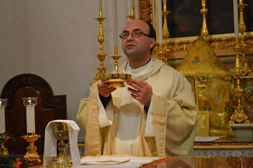 DSC_0049 Offertory of the bread