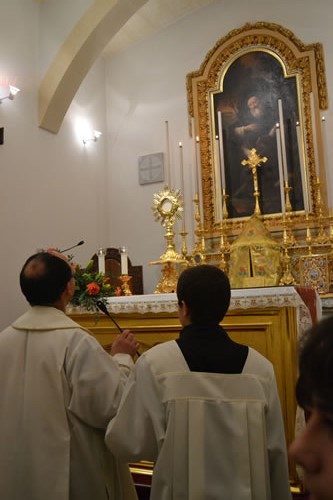 DSC_0101 Prayers prior to Benediction