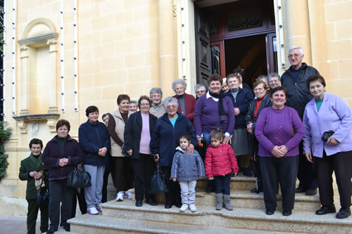 DSC_0001 Group from Xewkija with Fr John Mizzi