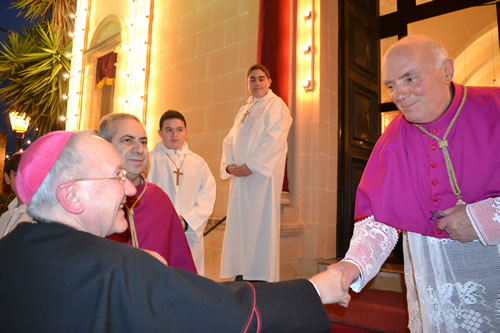 DSC_0007 Mgr Refalo welcomes the Apostolic Nuncio