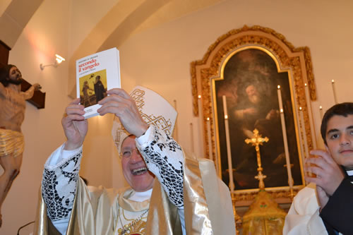 DSC_0198 Joyfully shares the Church's gift with the Congregation