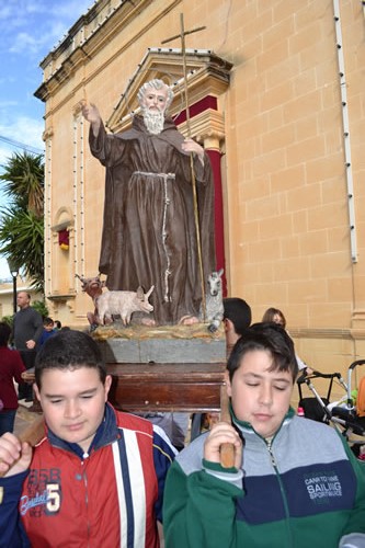 DSC_0086 Statue prepared for procession