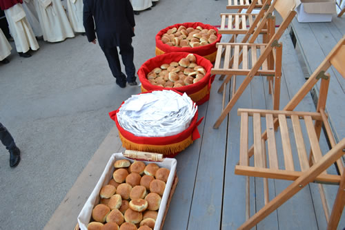 DSC_0061 Bread and wheat to distribute